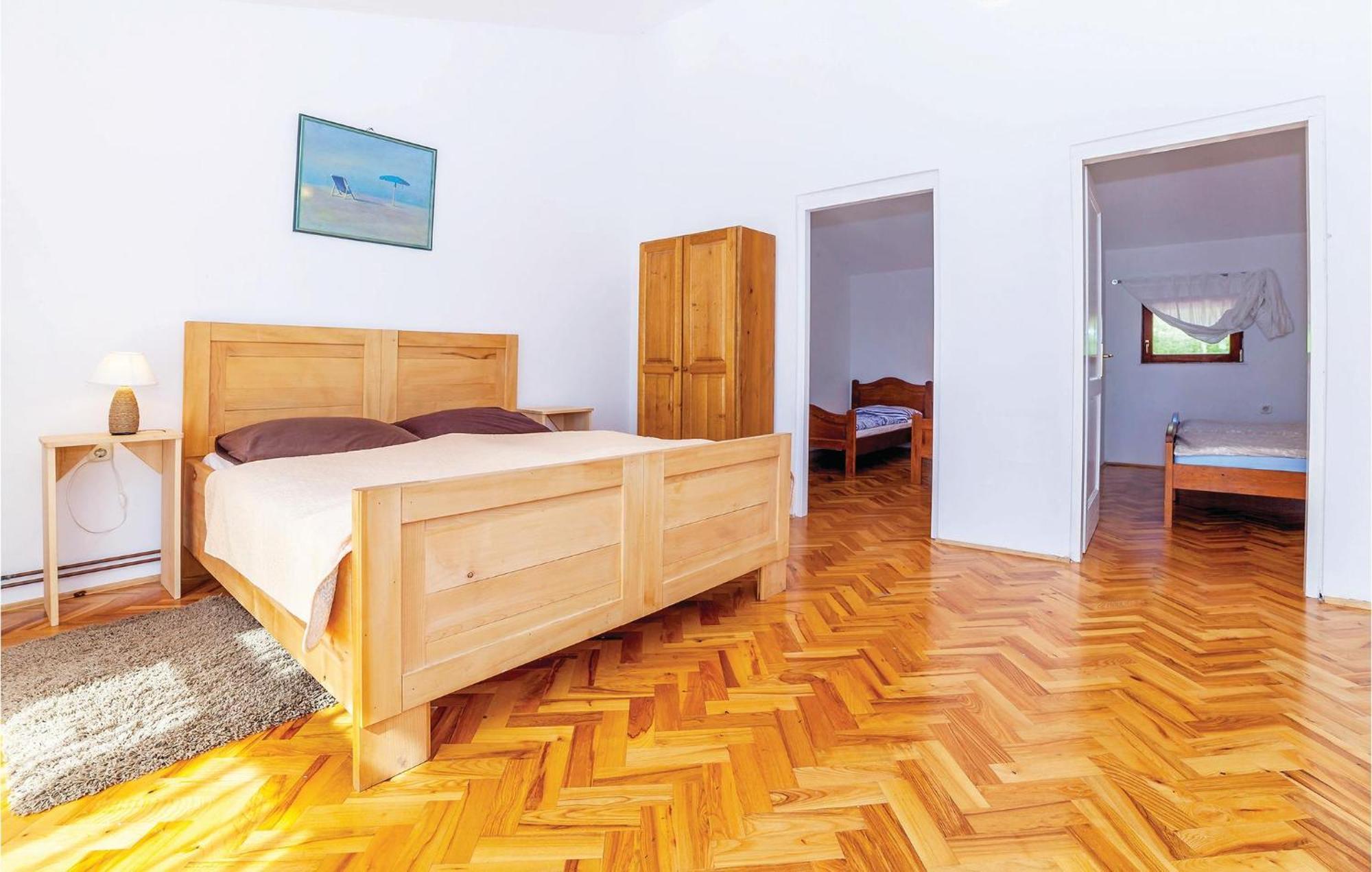 7 Bedroom Pet Friendly Home In Crni Kal Crni Kal  Eksteriør billede