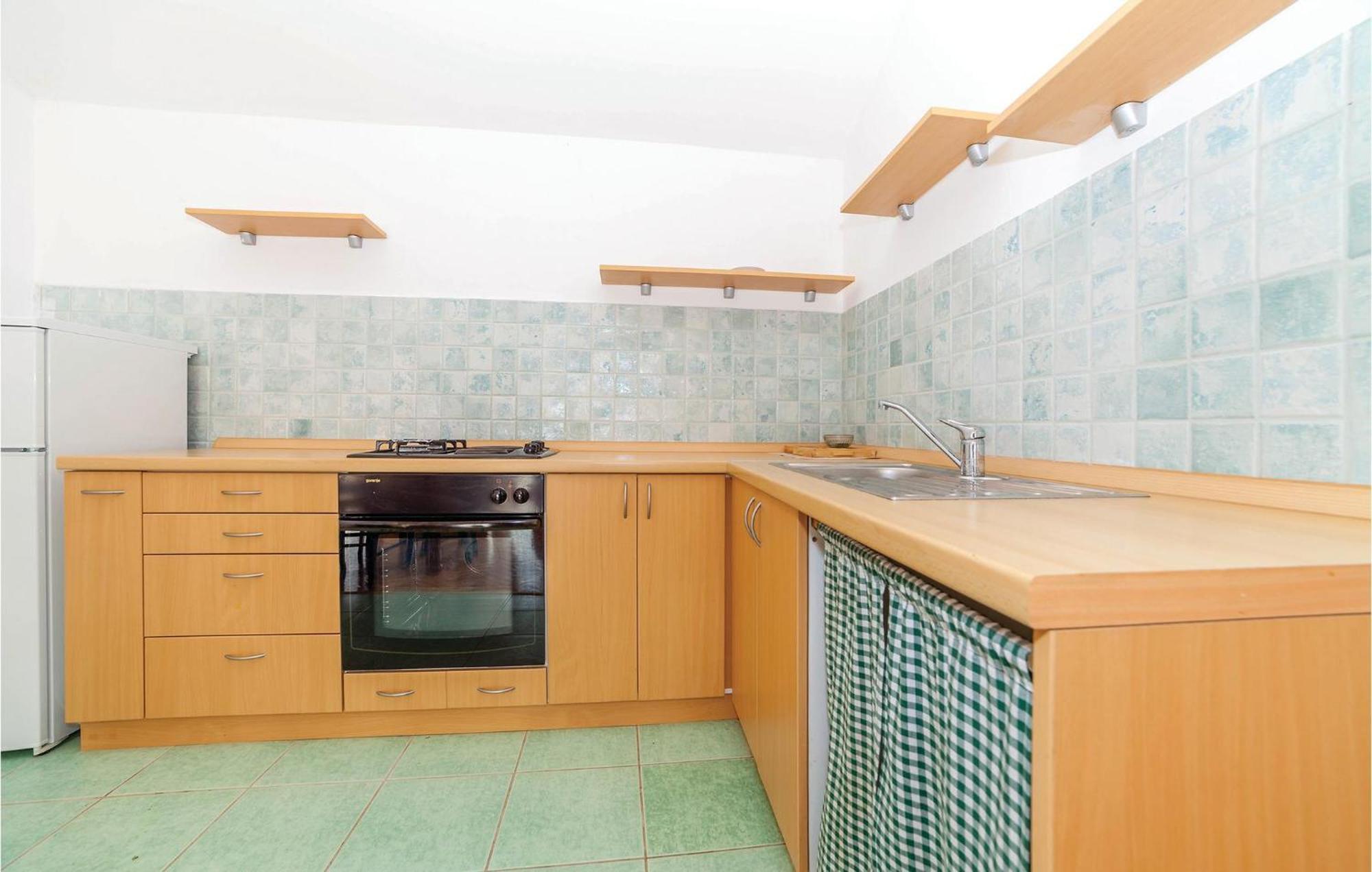 7 Bedroom Pet Friendly Home In Crni Kal Crni Kal  Eksteriør billede