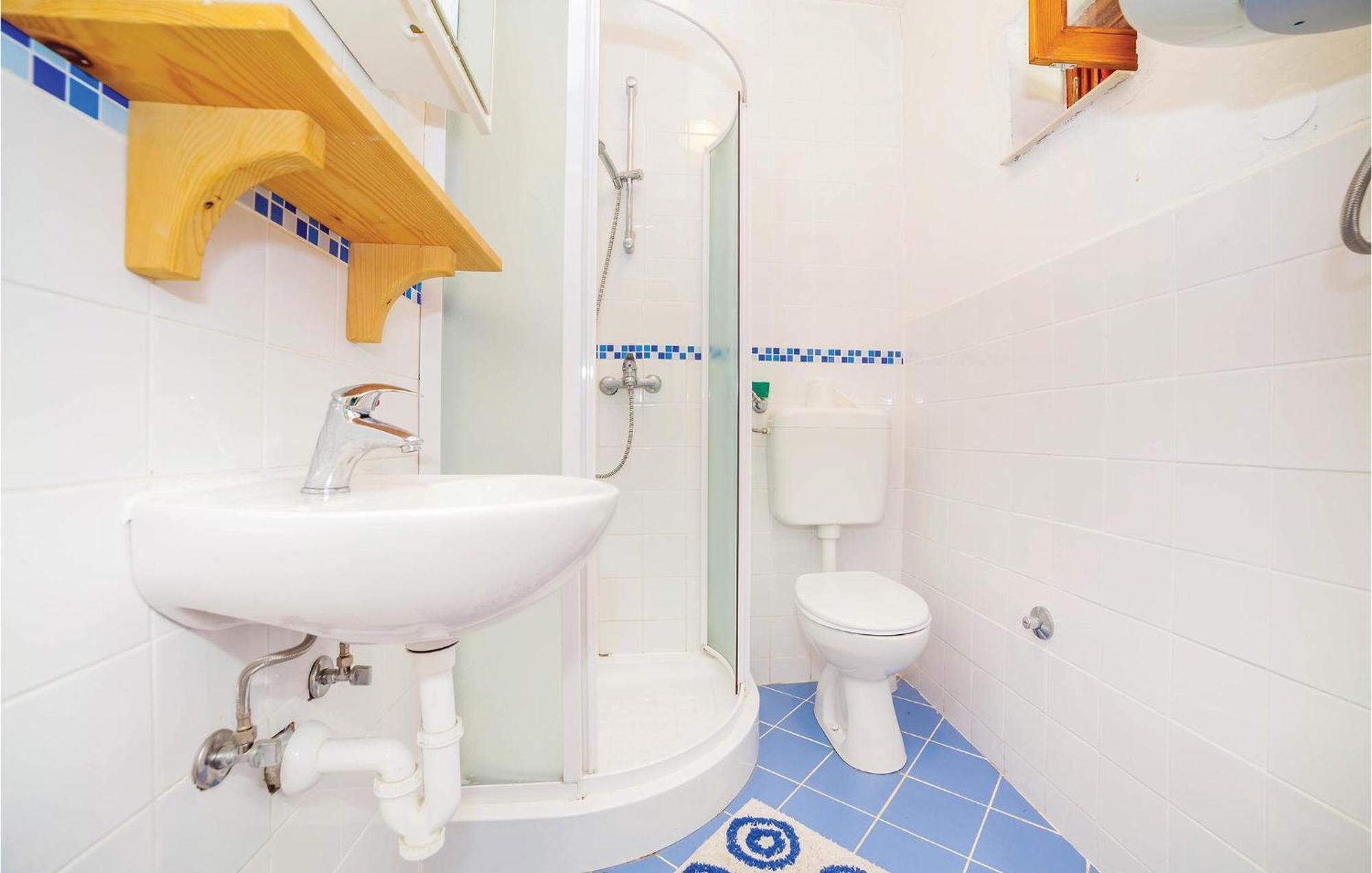 7 Bedroom Pet Friendly Home In Crni Kal Crni Kal  Eksteriør billede
