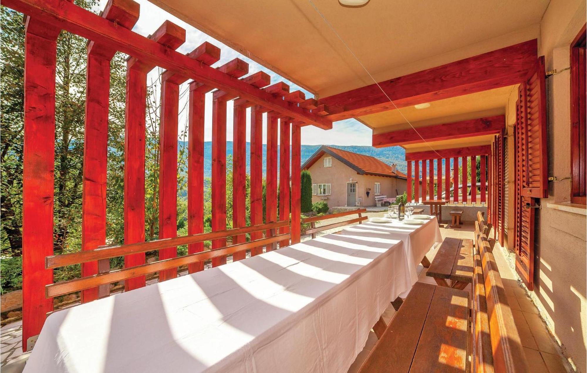 7 Bedroom Pet Friendly Home In Crni Kal Crni Kal  Eksteriør billede