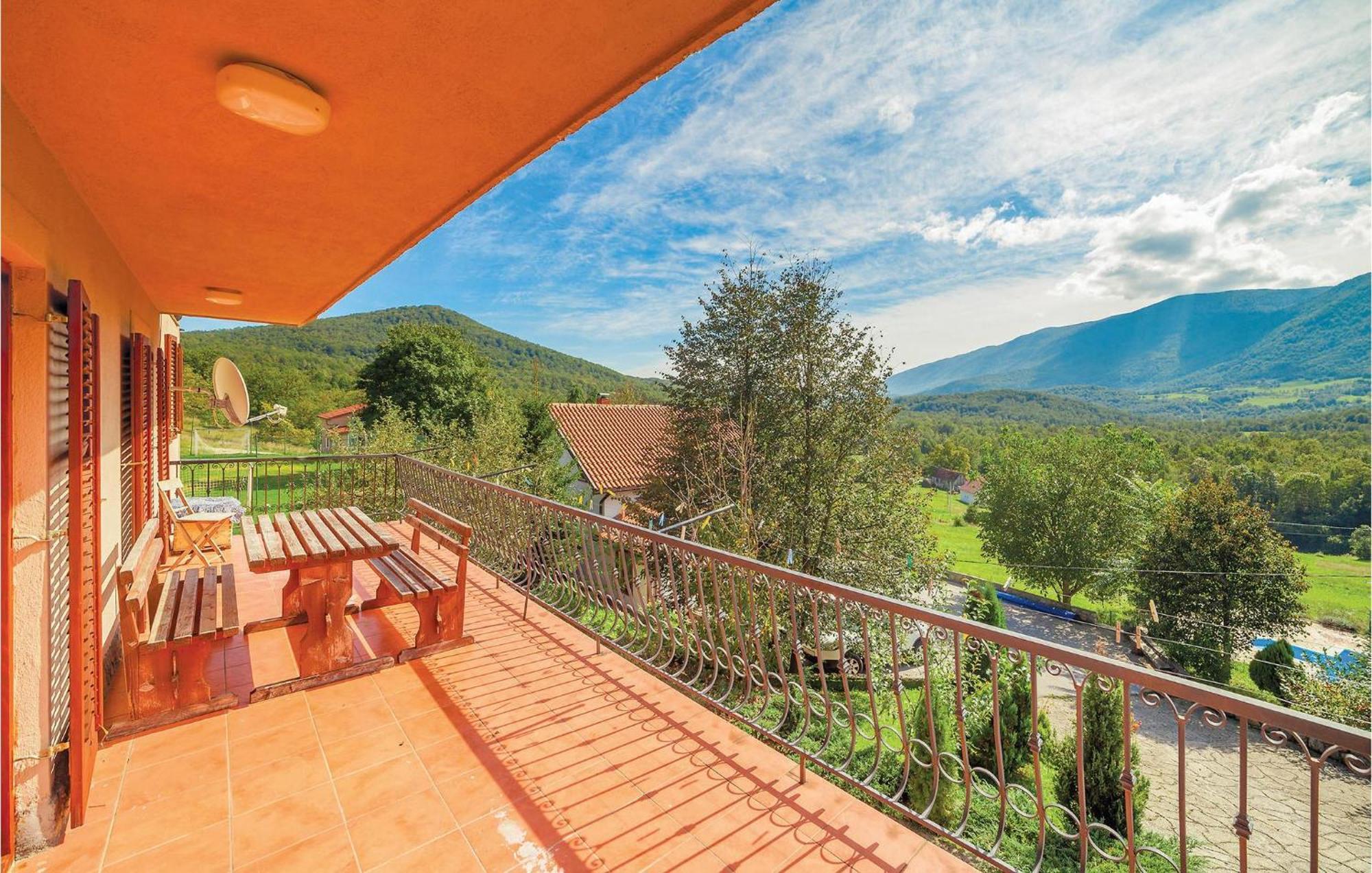 7 Bedroom Pet Friendly Home In Crni Kal Crni Kal  Eksteriør billede